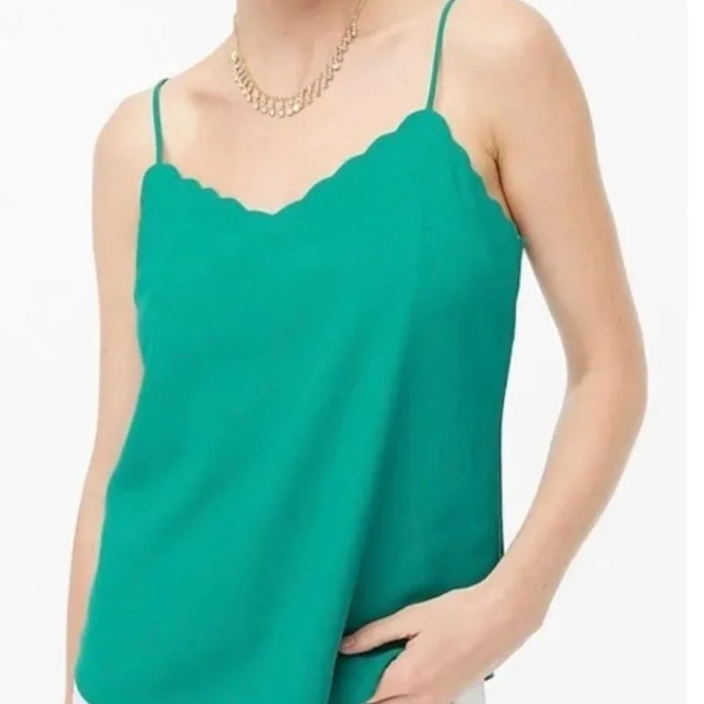 Scallop V-Neck Spaghetti Strap cami/Tank Top - Green